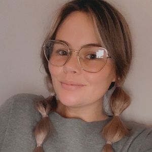 Meet your Posher, Mikayla